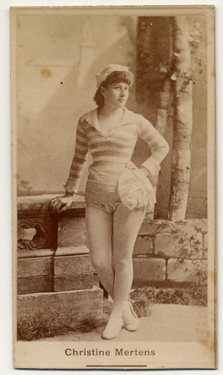 Illustration for article titled The First Ever Cosplay Photos, From the 1890s